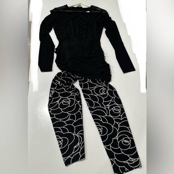 Venus Black Sheer Sleeve Top Size L - Picture 3 of 9